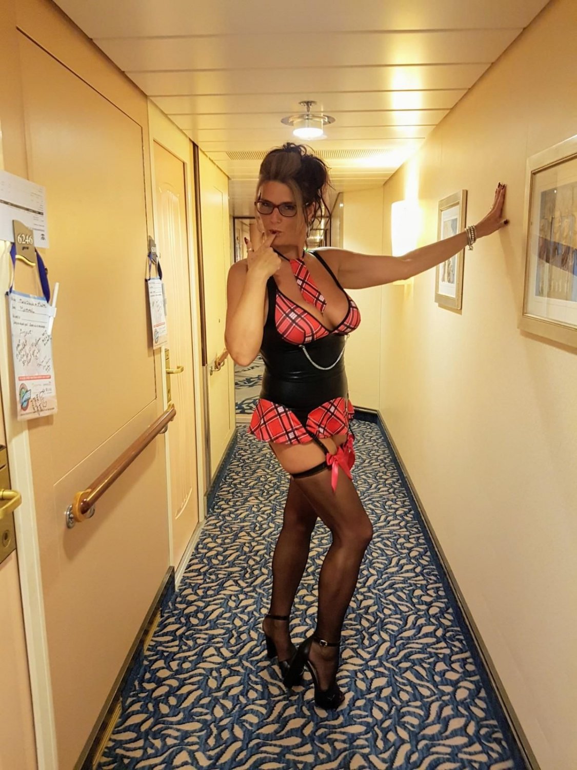 Hotel Hallway 6 #l7uVMOjV