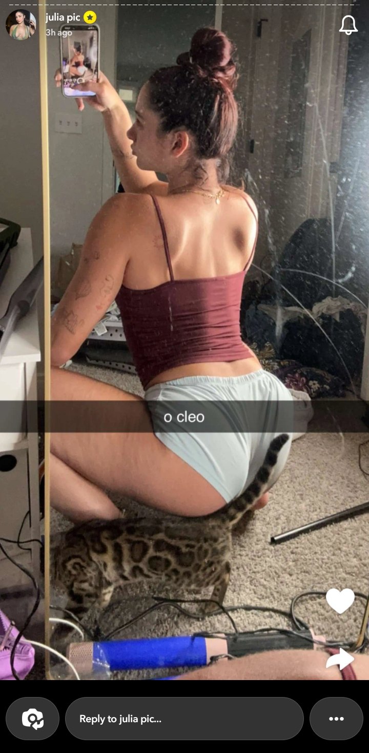 Screenshot_20240820_101949_Snapchat julia loves showing off so much #ZgHl99wg