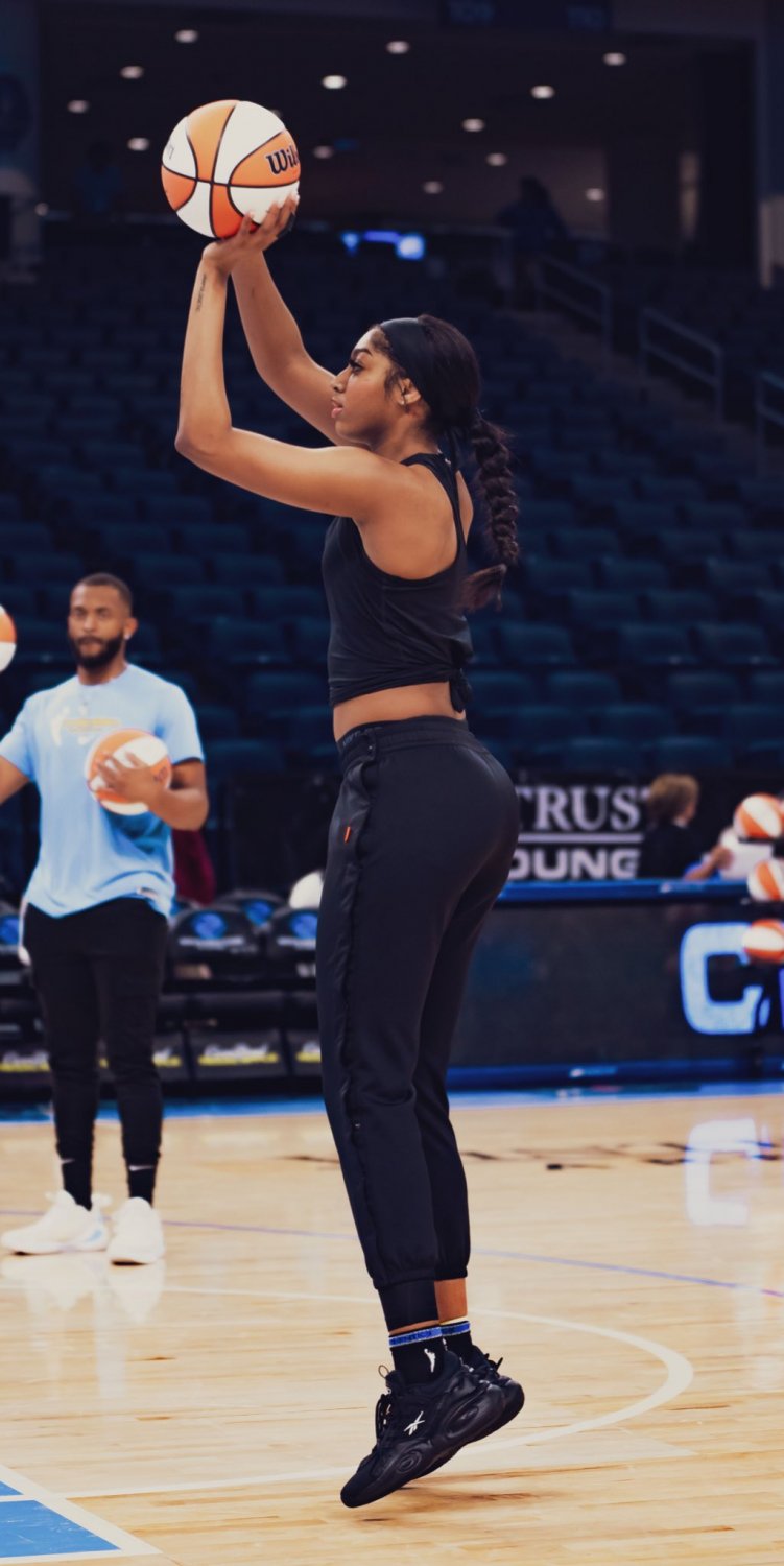 I have a CRUSH on Angel 🪽🏀🩵😵💫. #LH2MVIvj